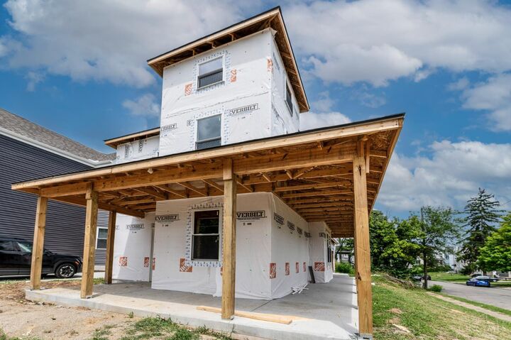 Property Photo: 1736 Hewitt Avenue OH 45207