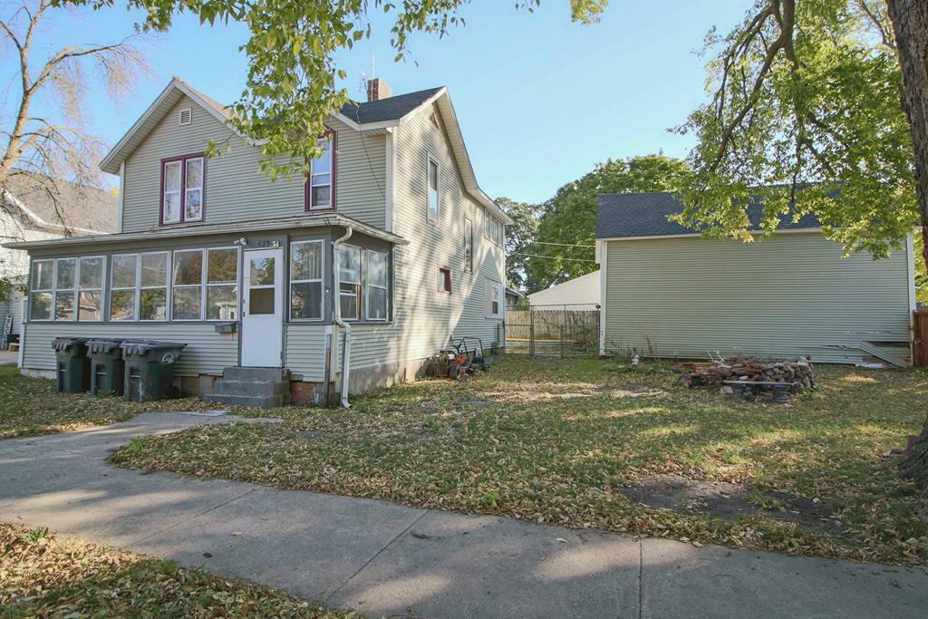 Property Photo:  623 N 10th St.  IA 50501 