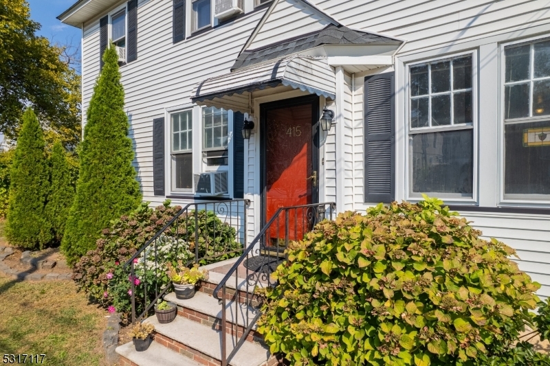 Property Photo:  415 Poplar St  NJ 07203 