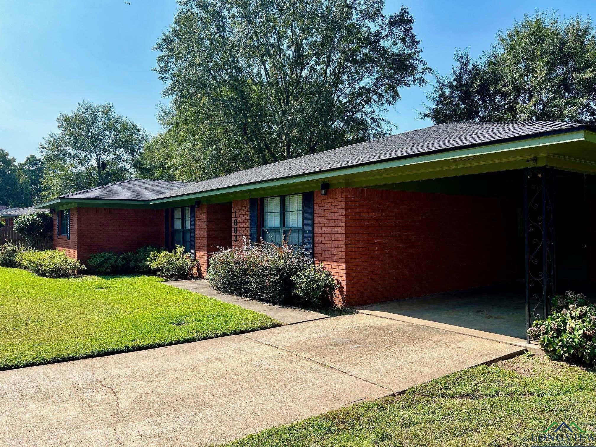 Property Photo:  1003 Jasper Dr  TX 75672 