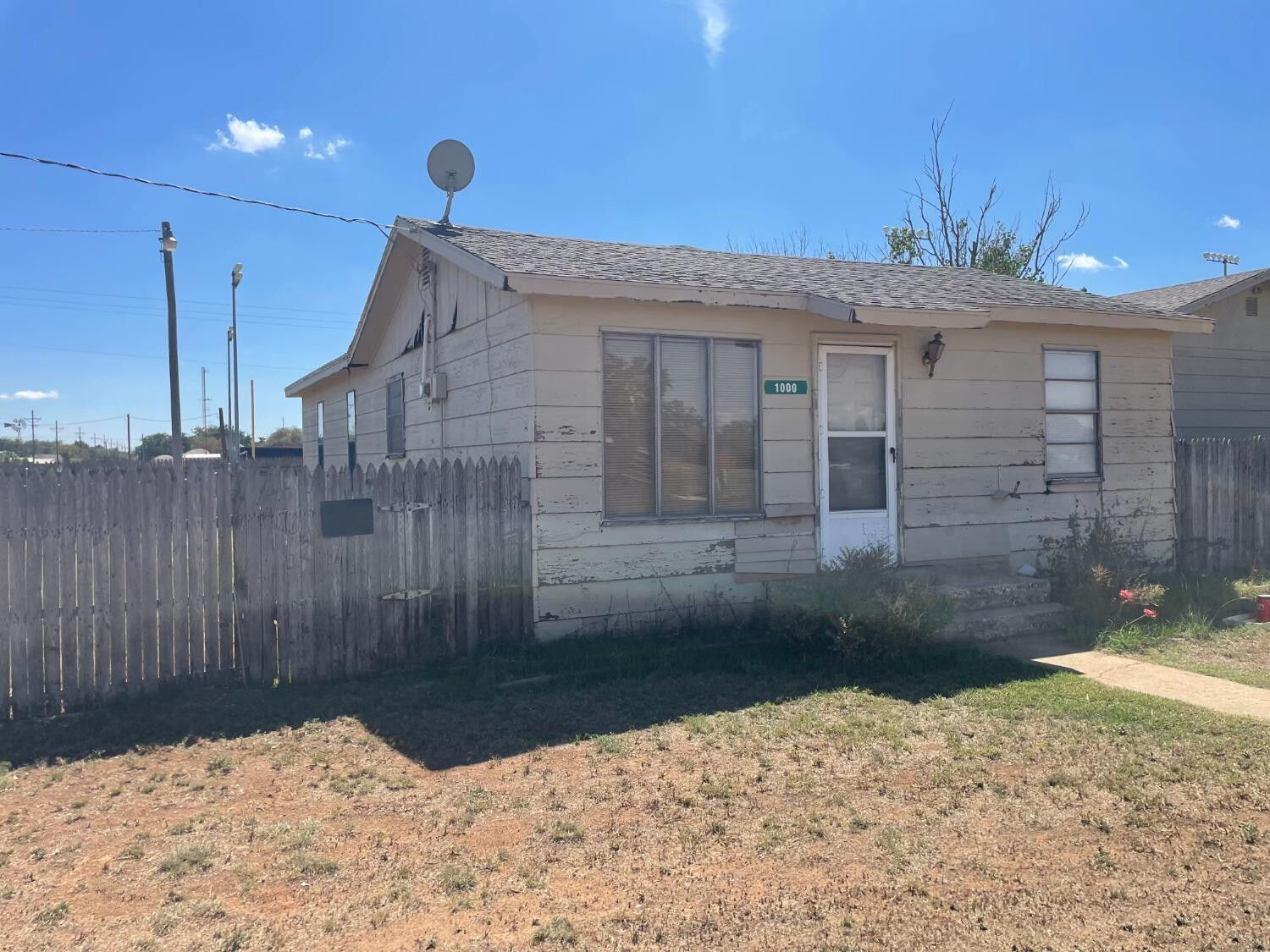 Property Photo: 1000 W Hale Street TX 79364