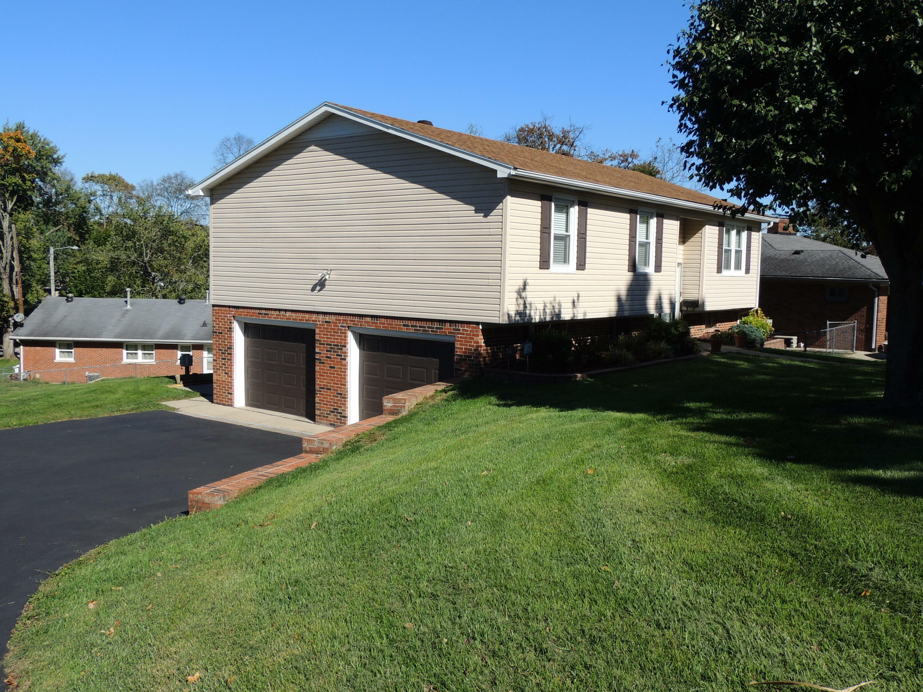 Property Photo:  403 Algonquin Trail  KY 40601 