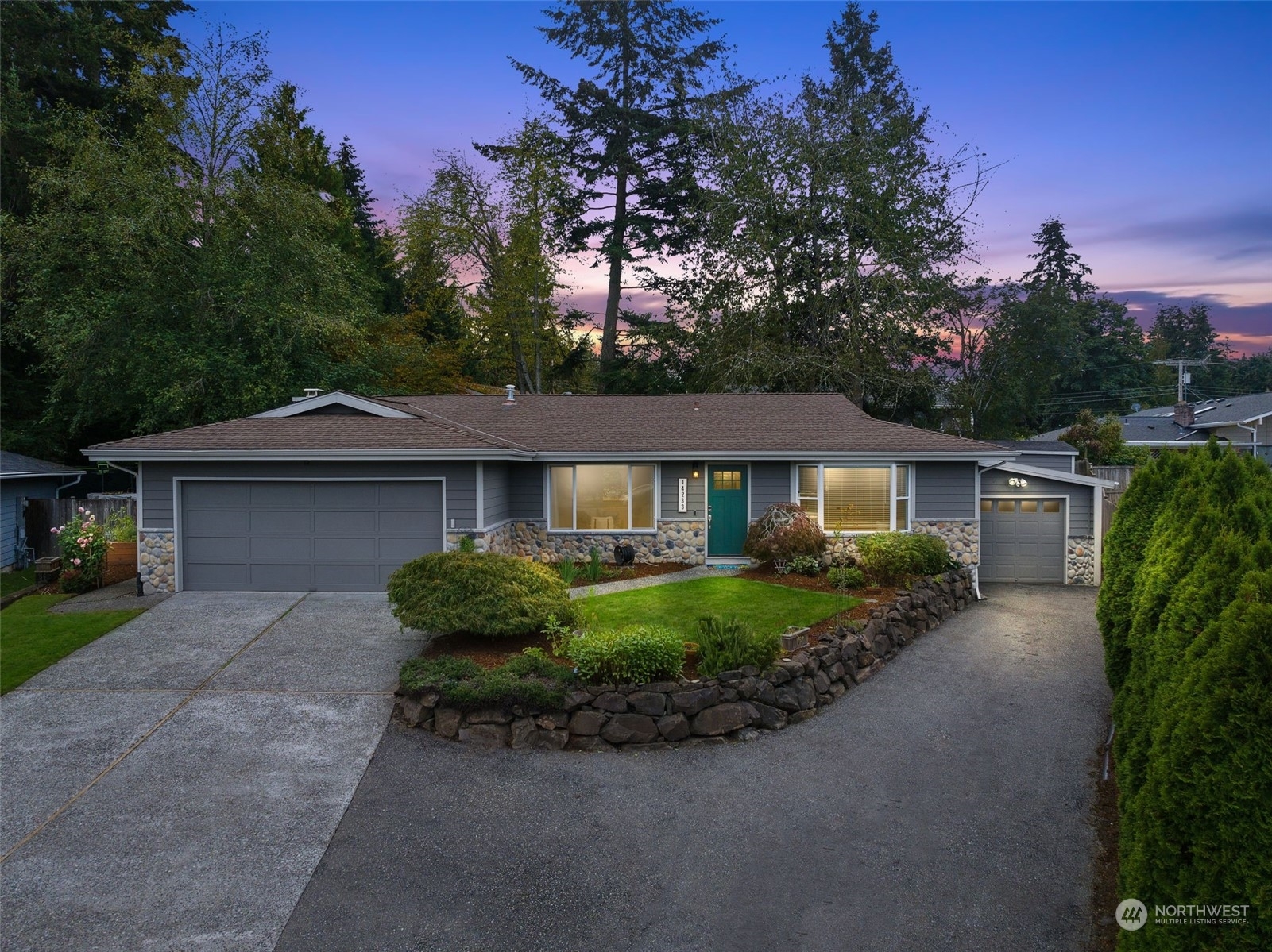 Property Photo:  14233 NE 73rd Street  WA 98052 