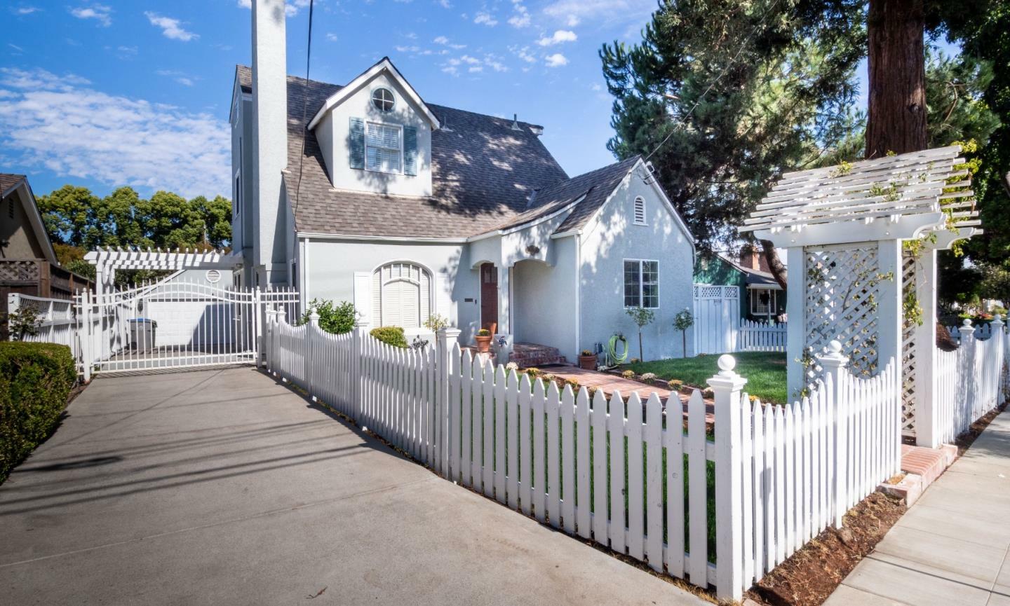 Property Photo:  1051 Pine Avenue  CA 95125 