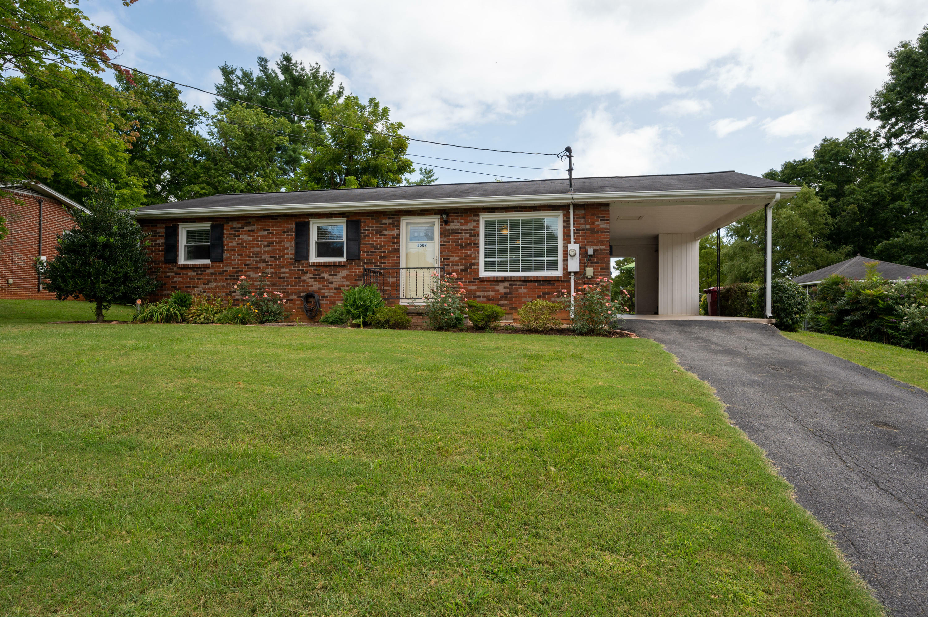 Property Photo:  1507 Knox Street  TN 37604 