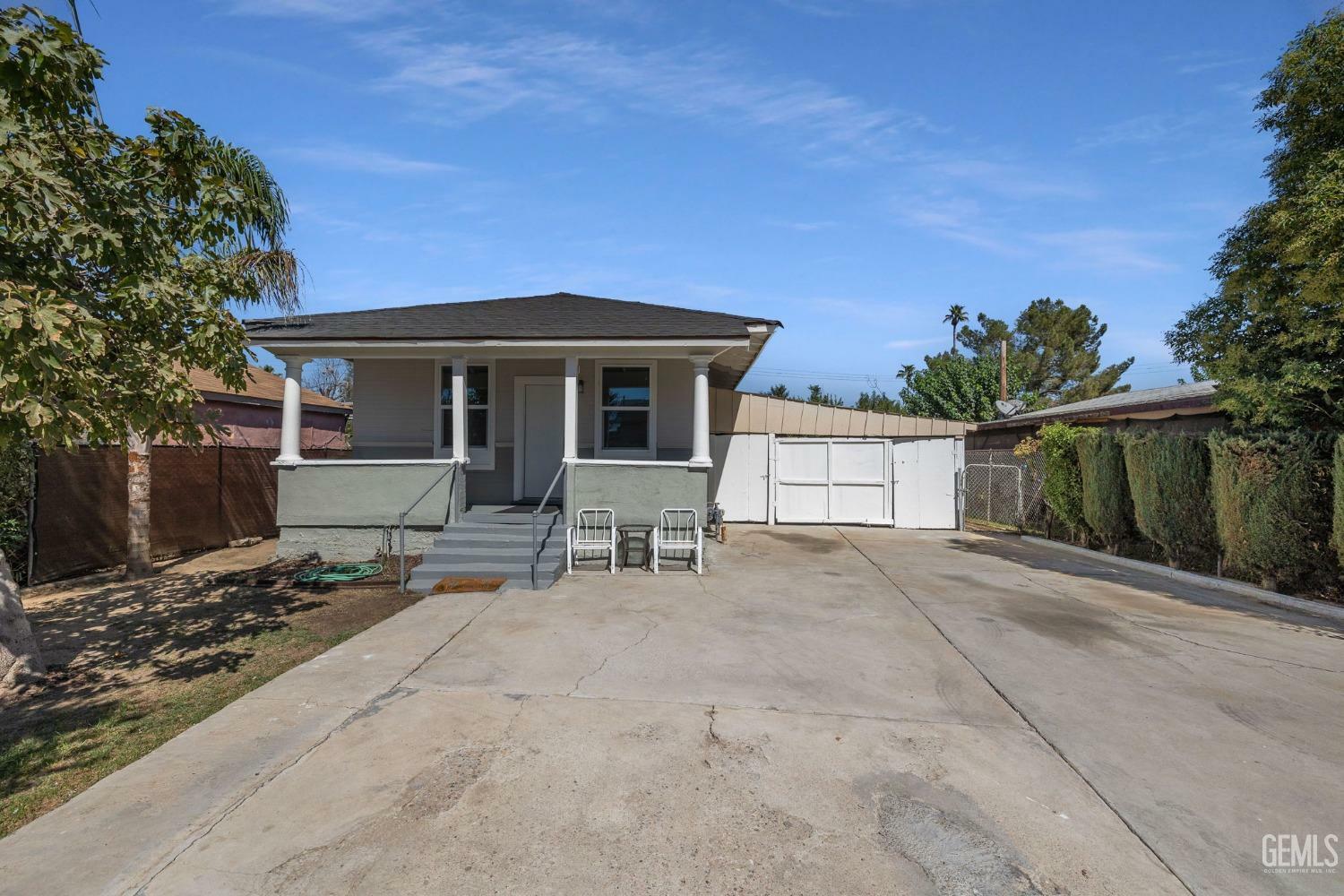 1116 Cannon Avenue  Bakersfield CA 93307 photo