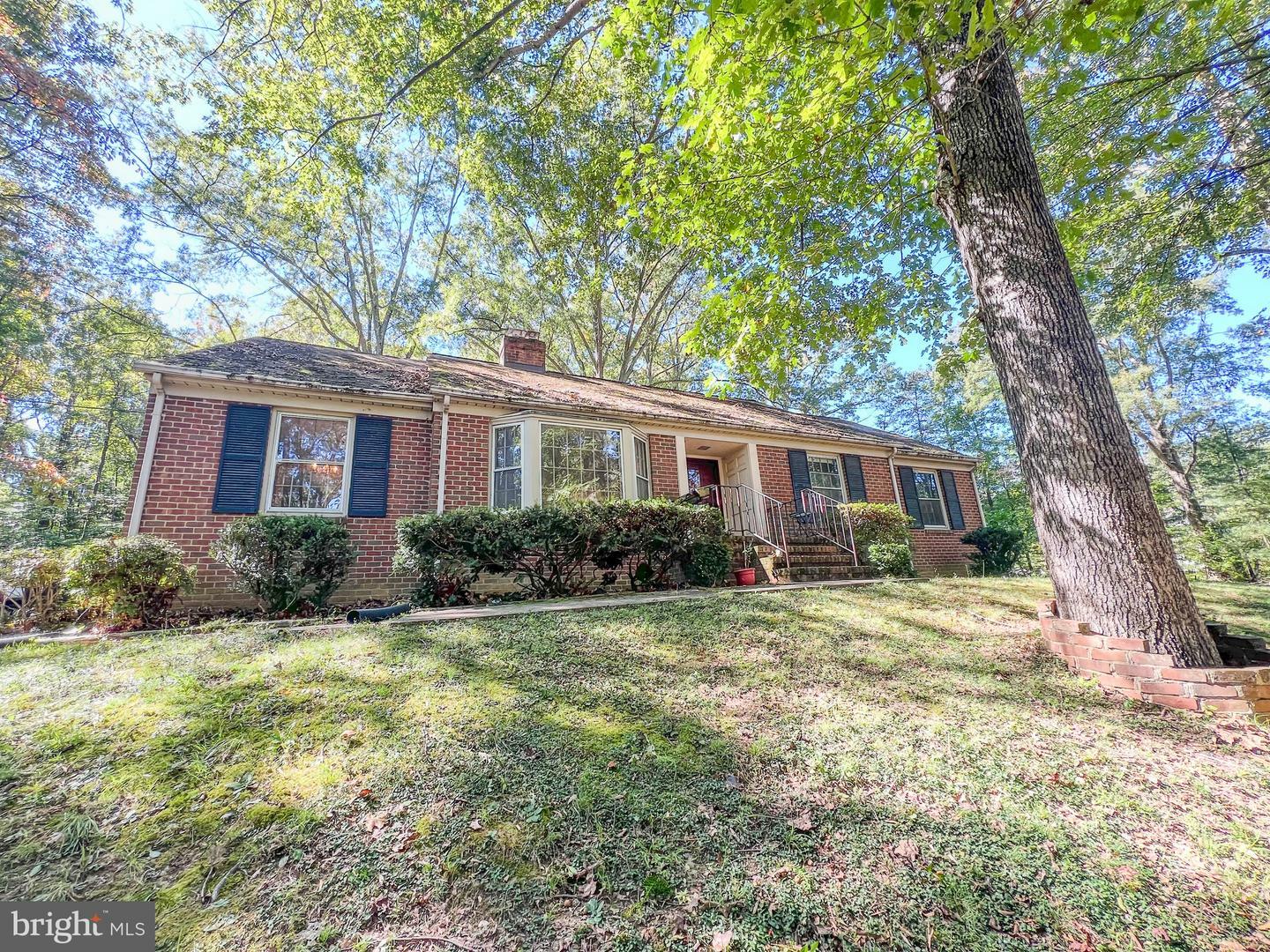 Property Photo:  11004 Parkview Drive  VA 22408 