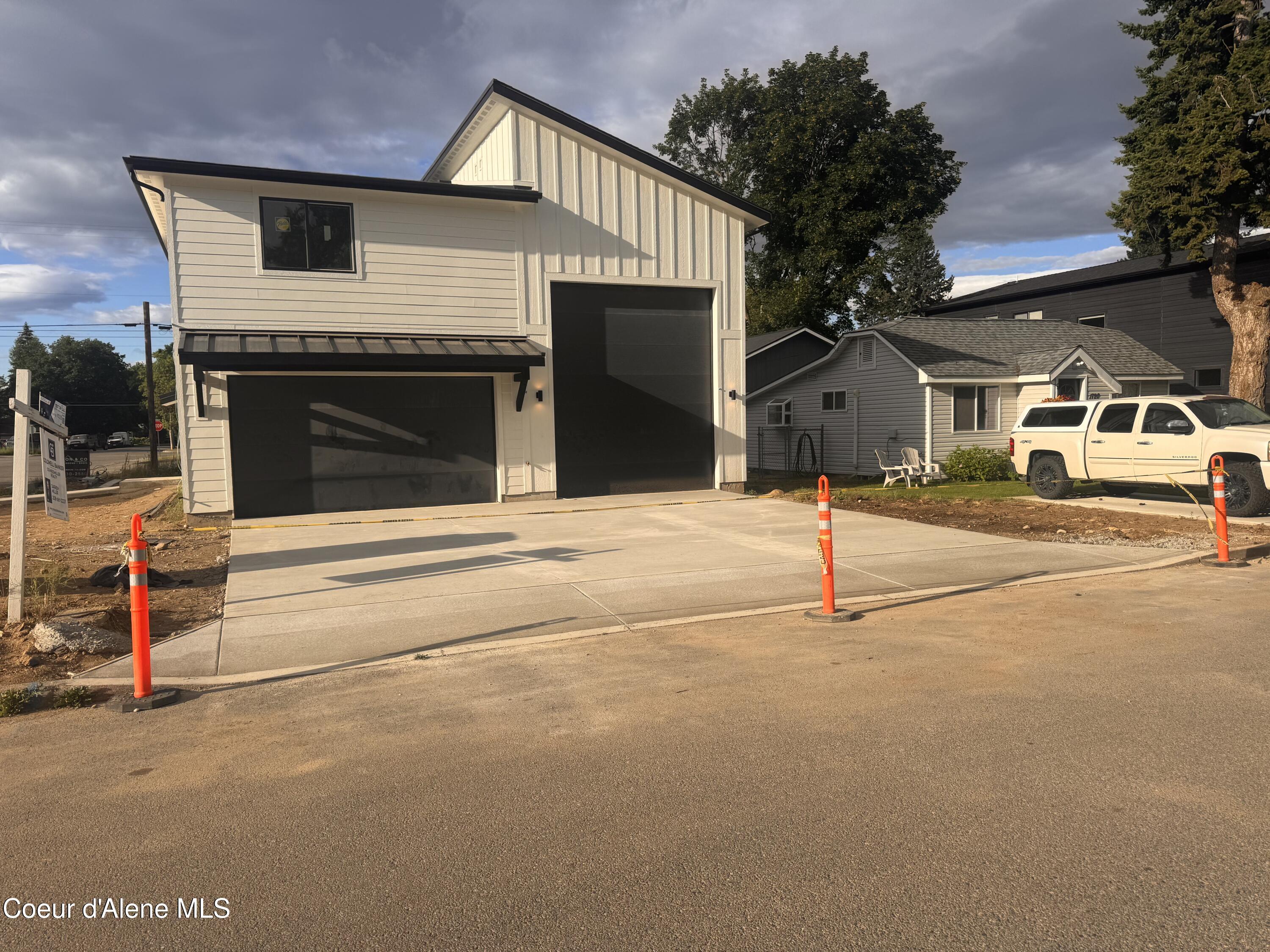 Property Photo:  1724 Lakeside Ave  ID 83814 