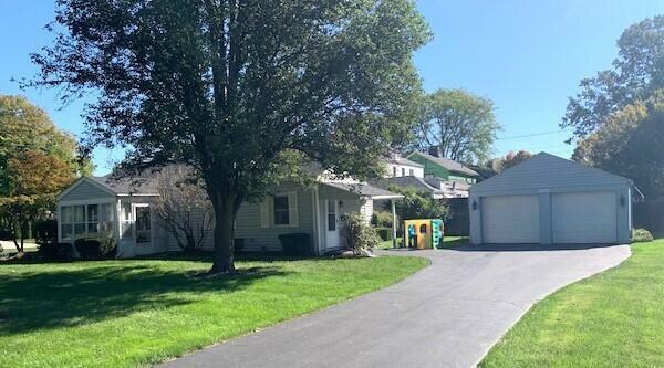 Property Photo:  2227 Zollinger Road  OH 43221 