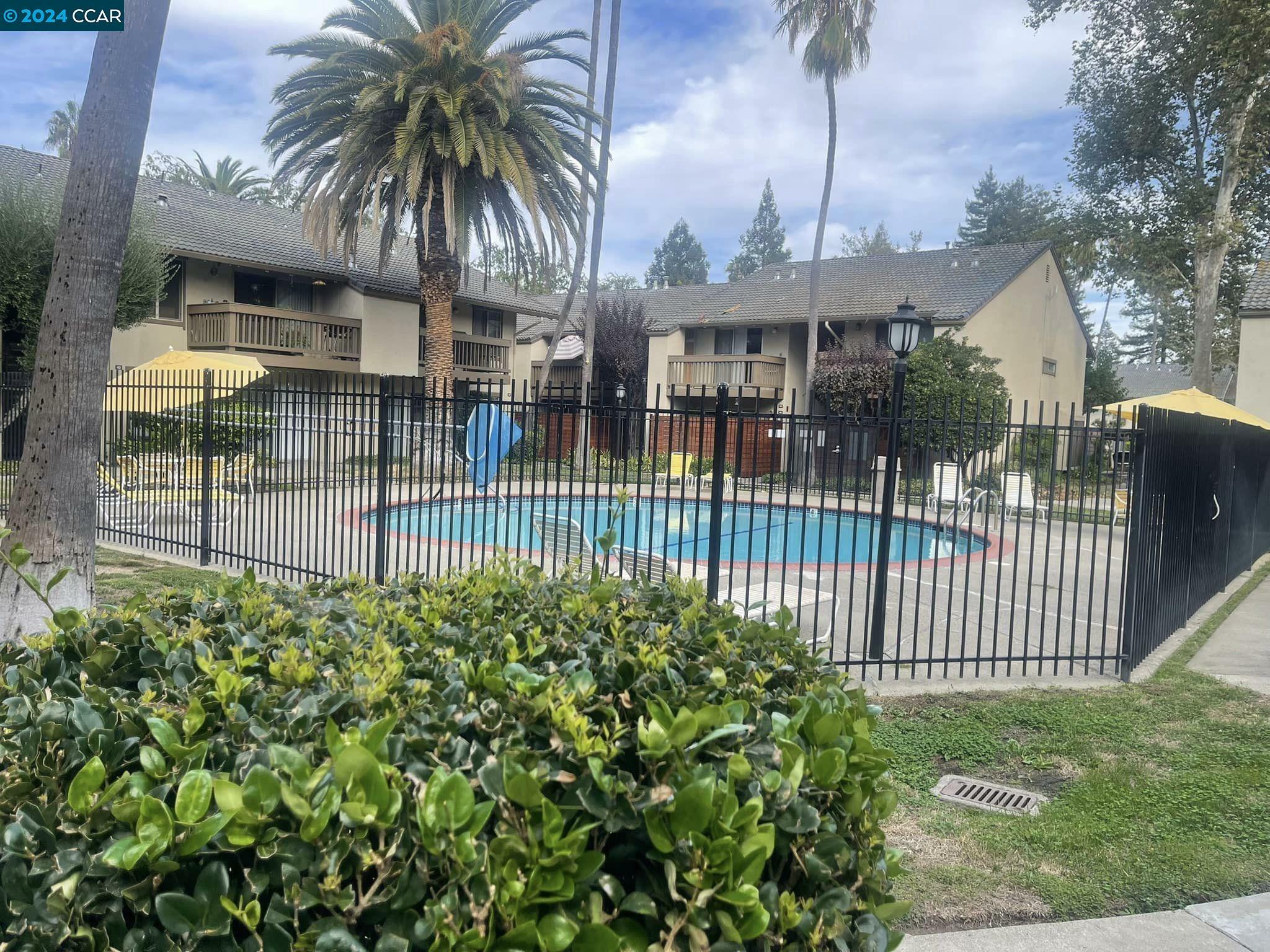 Property Photo:  2730 Oak Rd 10  CA 94597 