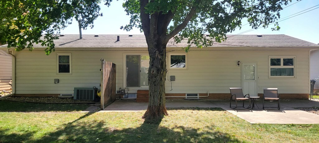 Property Photo:  1230 25th Avenue North  IA 50501 