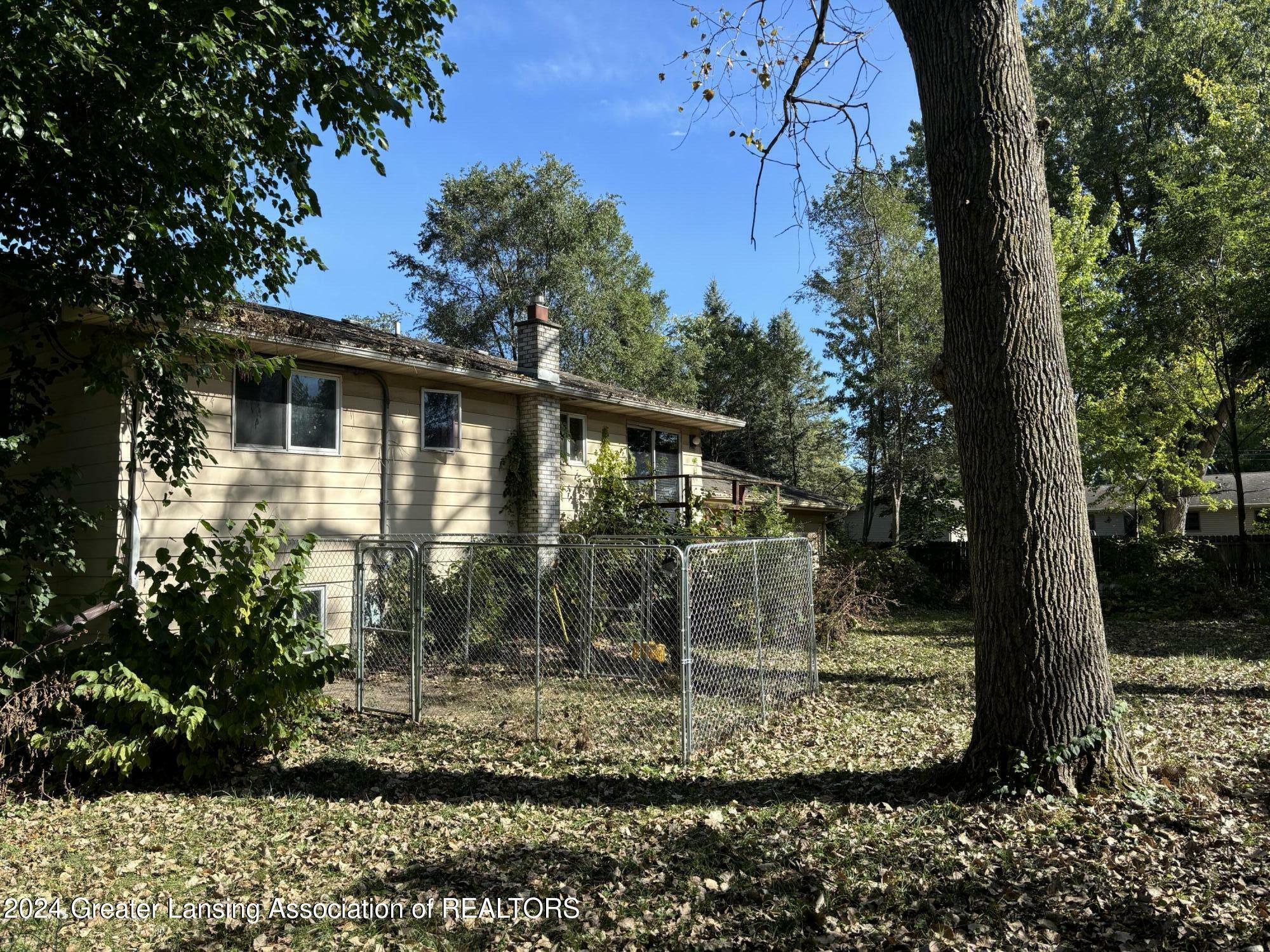 Property Photo:  1530 E Stoll Road  MI 48906 