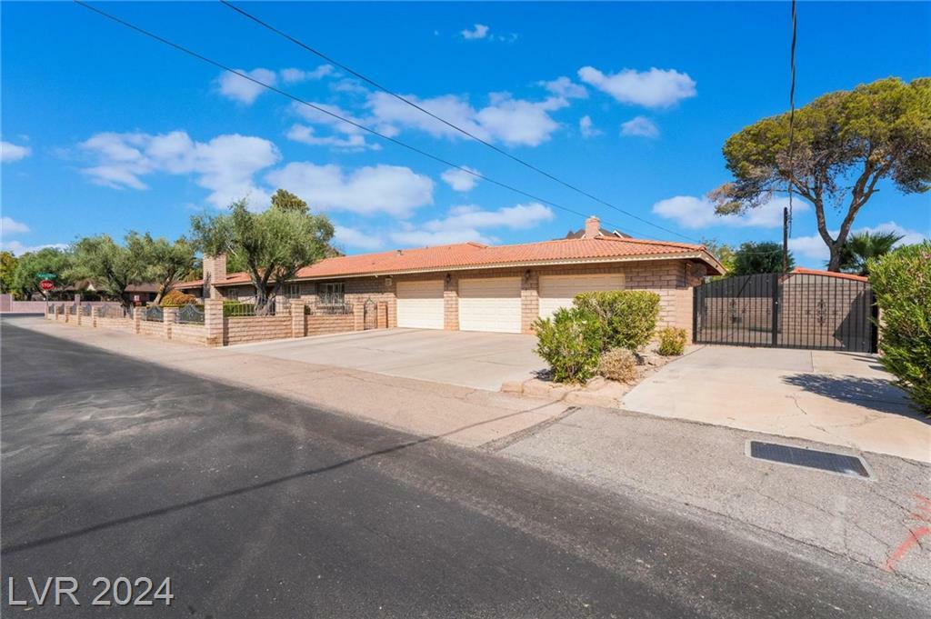 Property Photo:  2510 East Saddle Avenue  NV 89121 