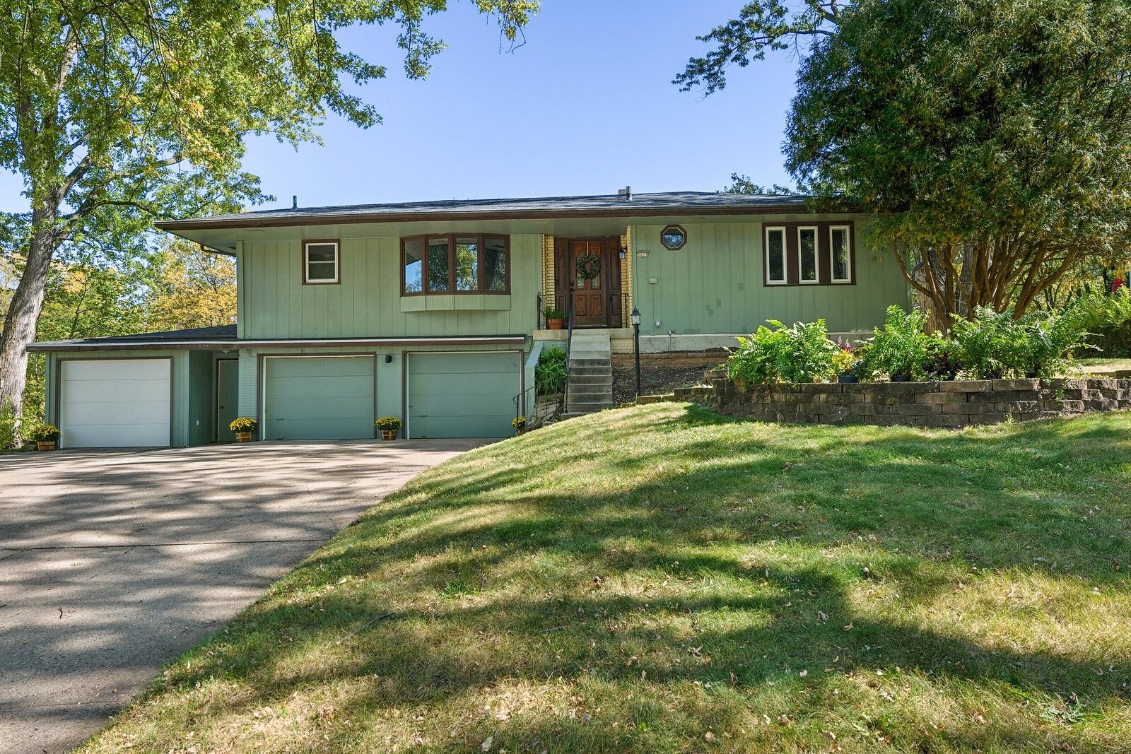 Property Photo: 5015 Ash Drive IA 50327