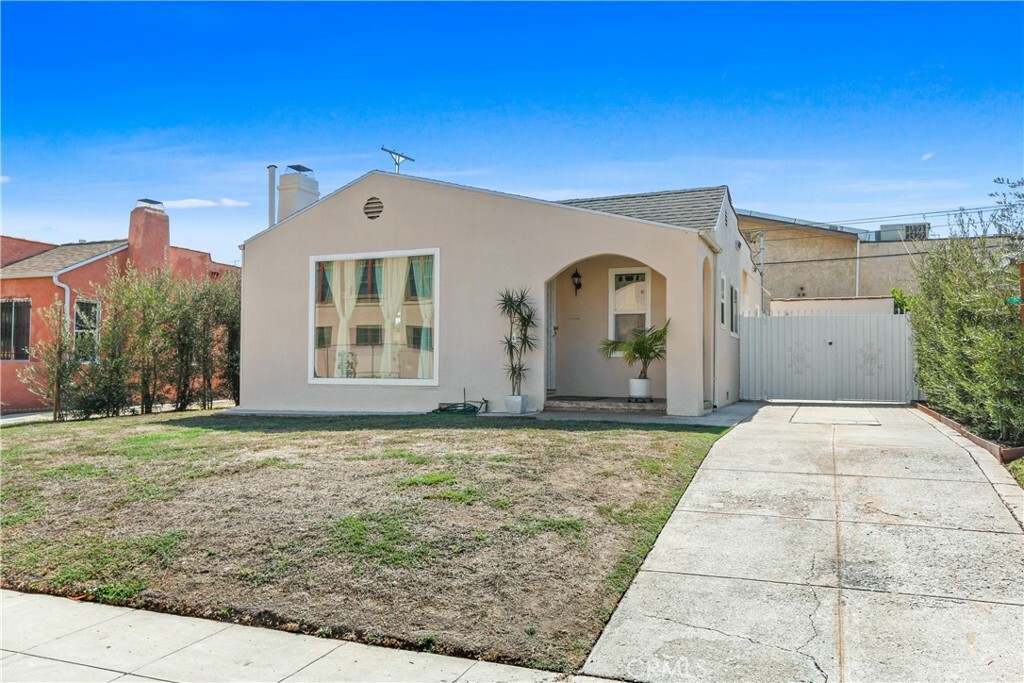 Property Photo:  1942 W 71st Street  CA 90047 