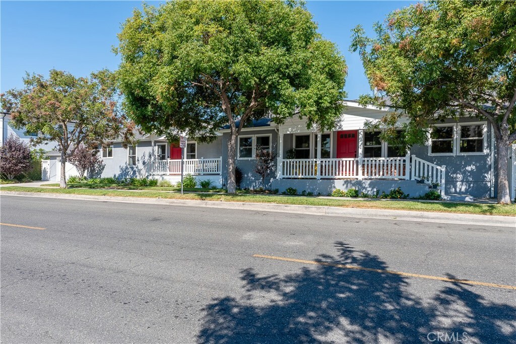 Property Photo:  4001 W Clark Avenue  CA 91505 