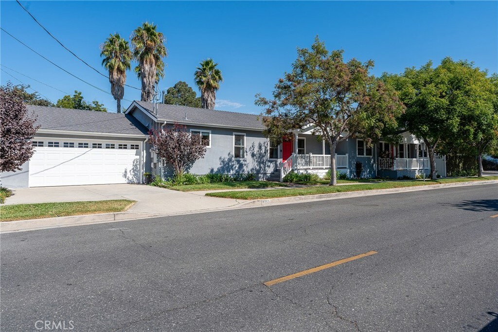 Property Photo:  4001 W Clark Avenue  CA 91505 