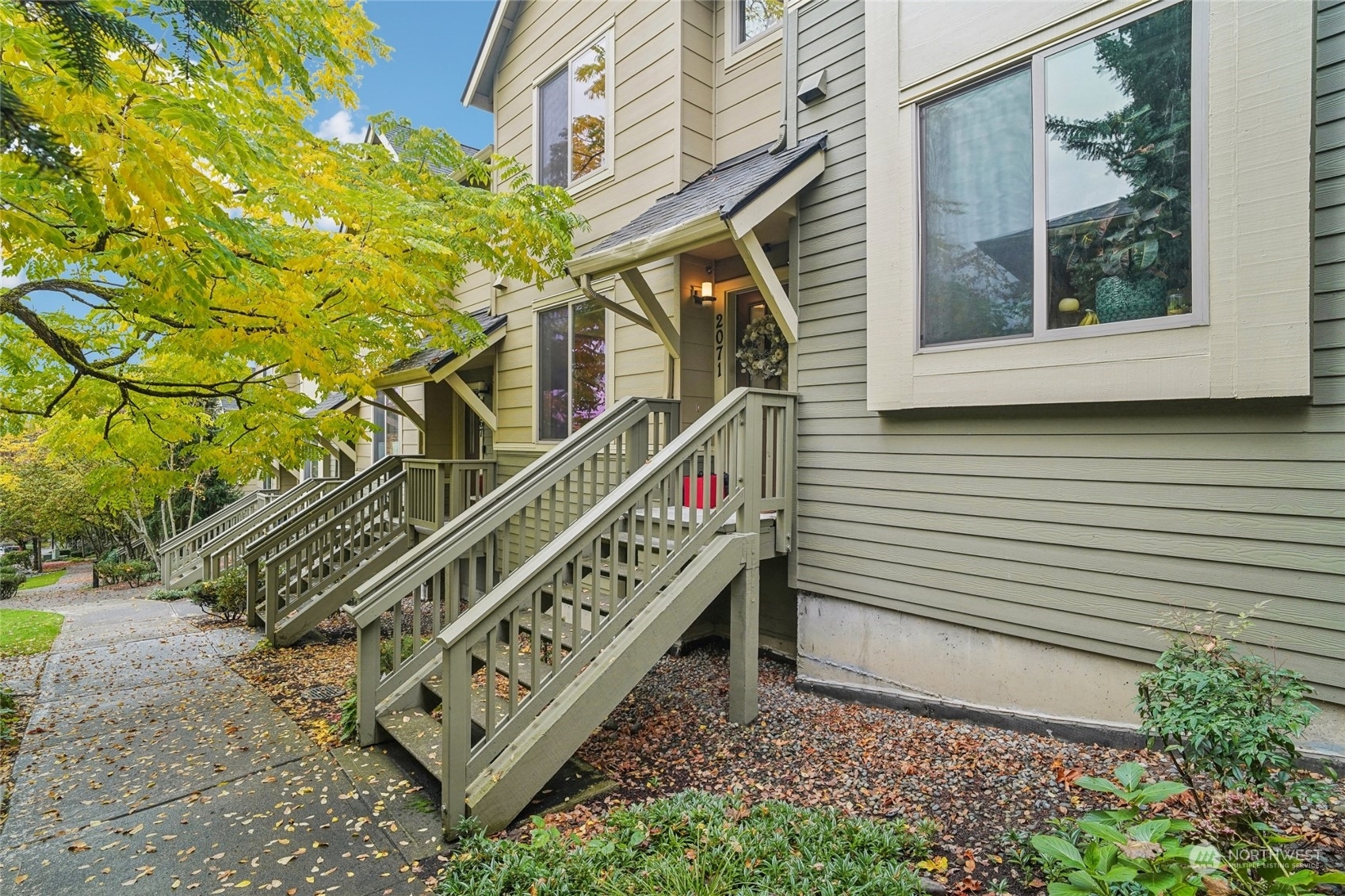 Property Photo:  2071 NW Boulder Way Drive  WA 98027 