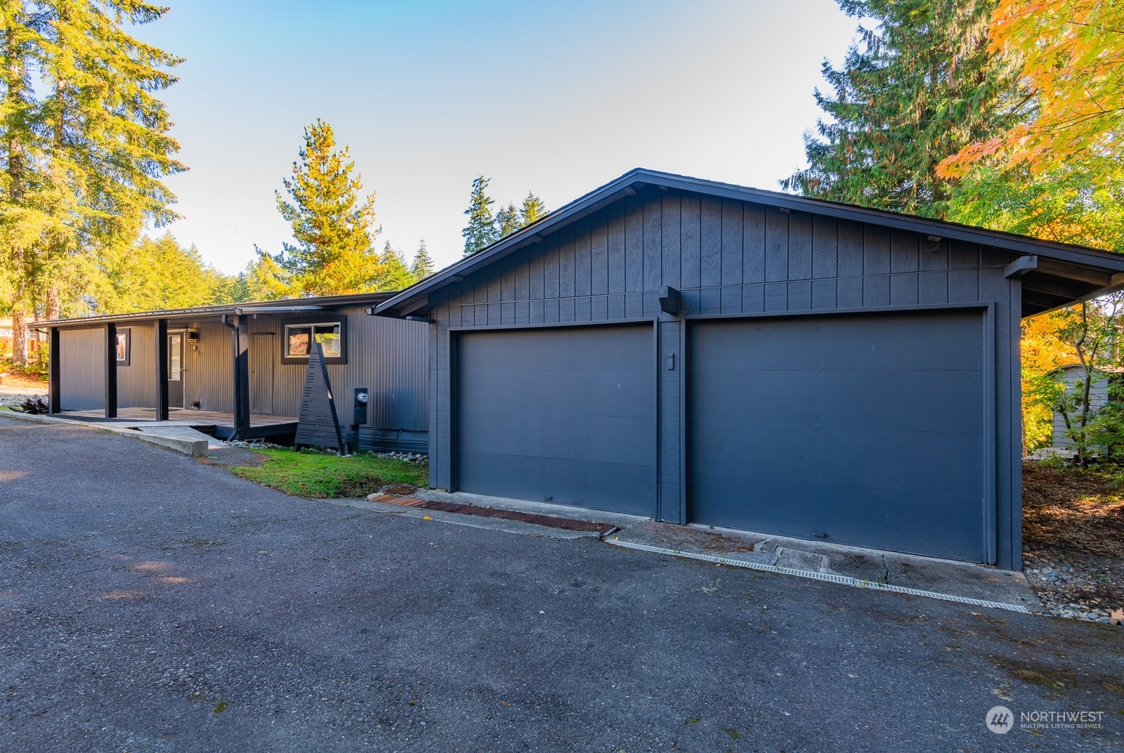 Property Photo:  18 Kingsway W  WA 98312 