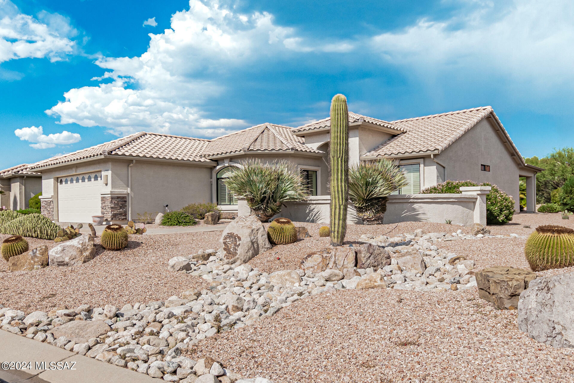 Property Photo:  61940 E Northwood Road  AZ 85739 