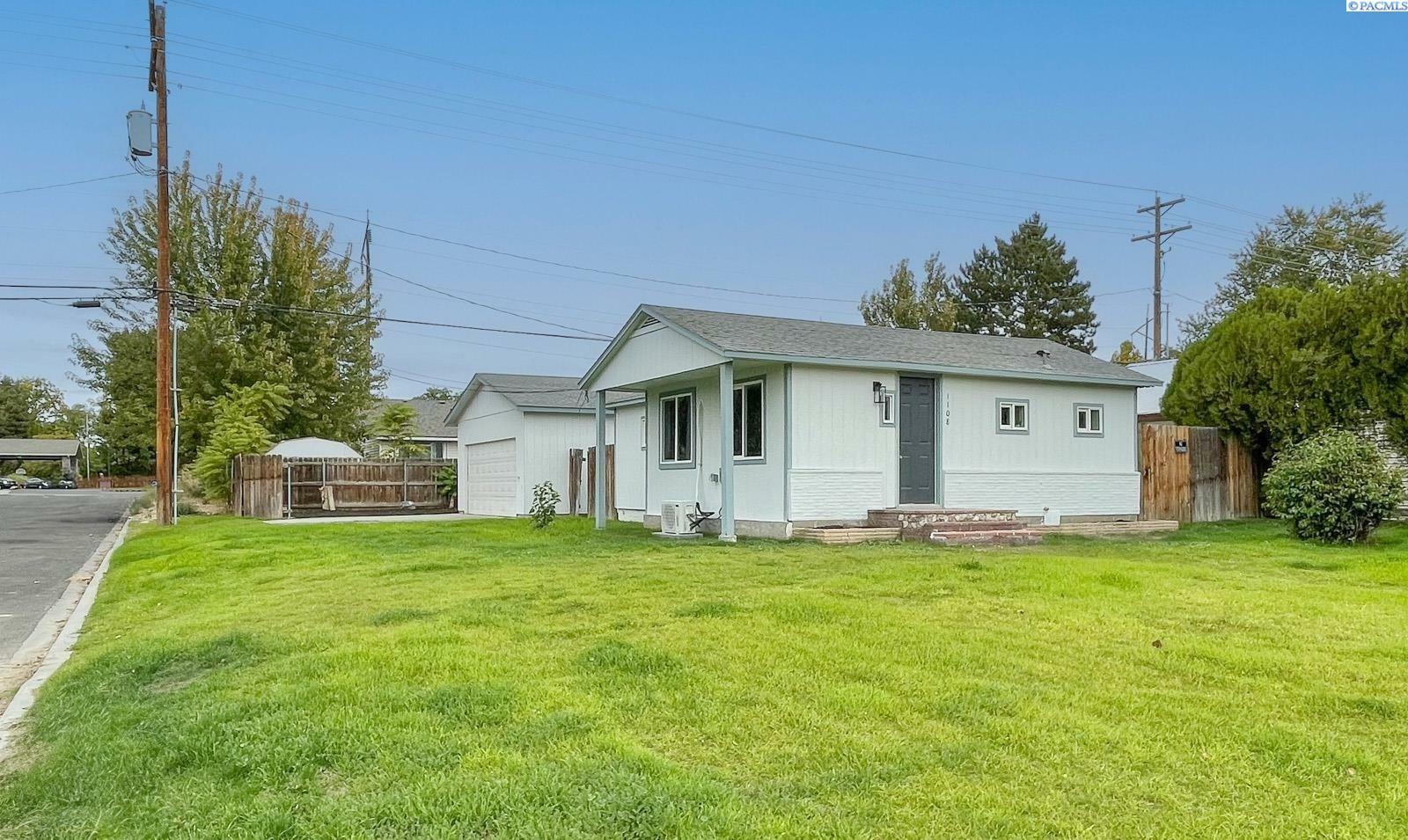 Property Photo:  1108 Wilson Street  WA 99354 