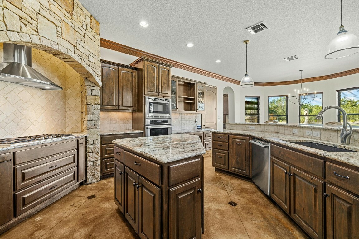 Property Photo:  407 W Majestic Oak Lane  TX 78633 