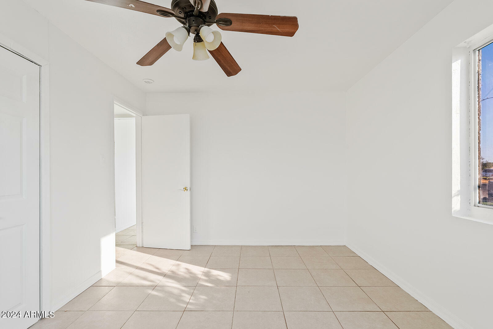 Property Photo:  724 S Lewis Road  AZ 85210 