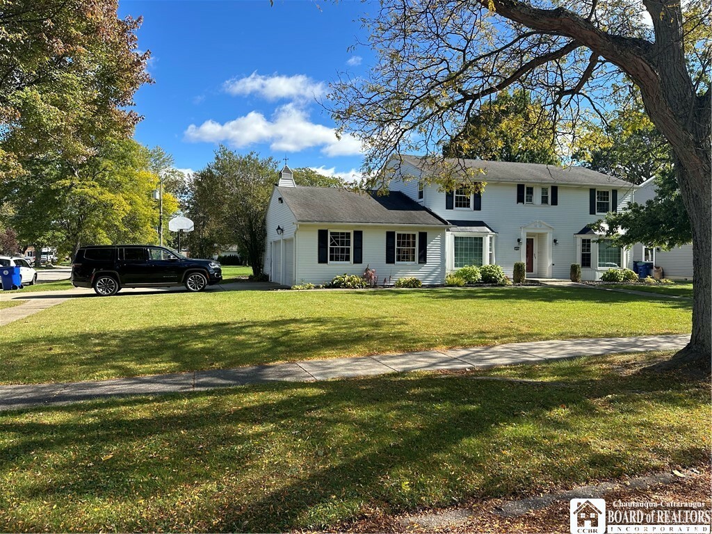 Property Photo: 144 Meadowview Lane NY 14221