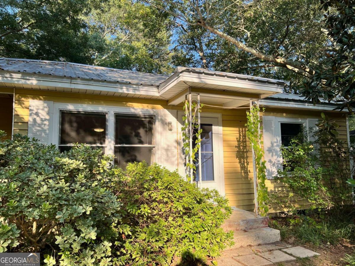 Property Photo:  1360 Boulevard Avenue  GA 30601 