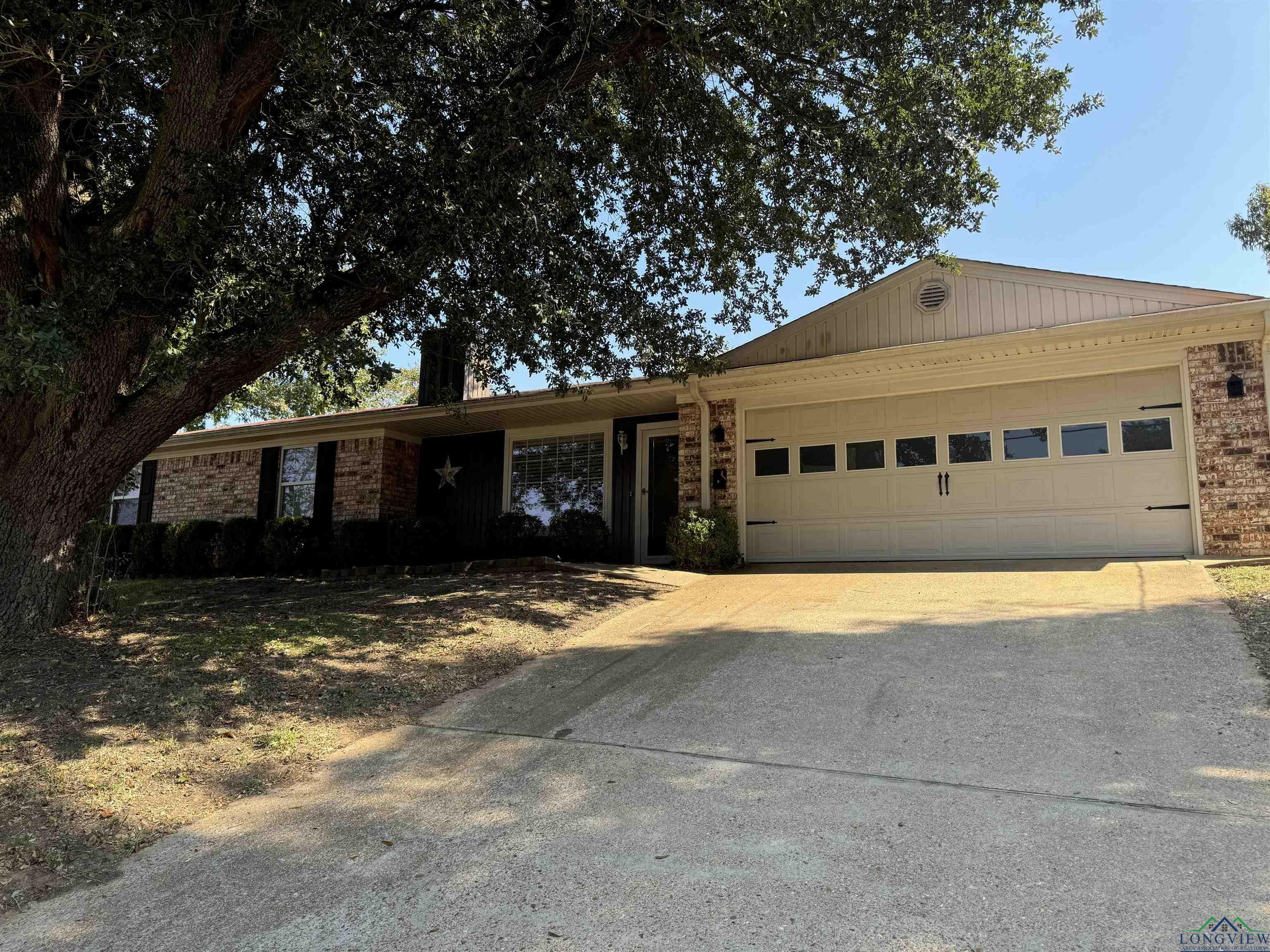 Property Photo:  181 Shoreview Dr  TX 75605 