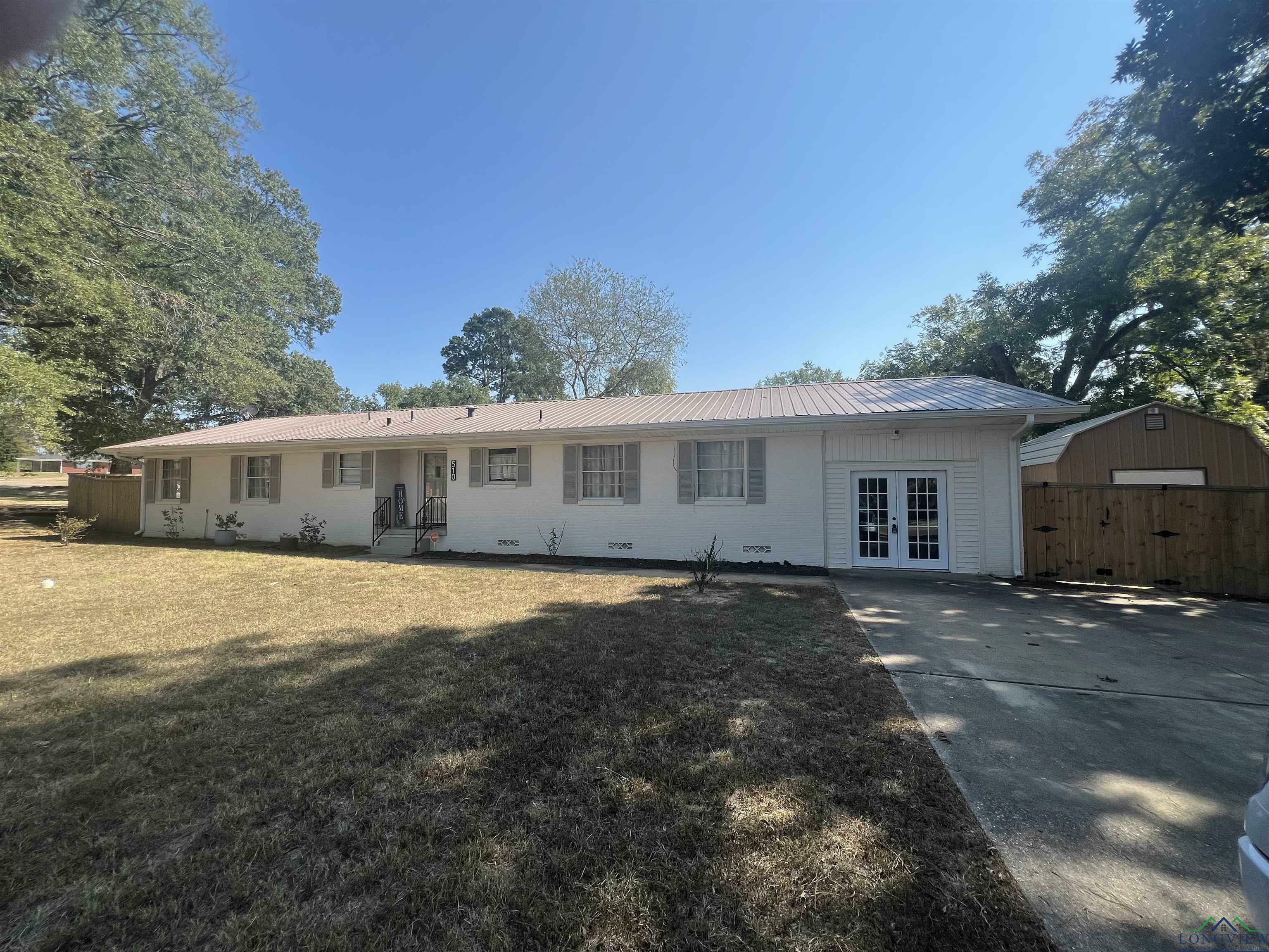 Property Photo:  510 Elmwood  TX 75672 