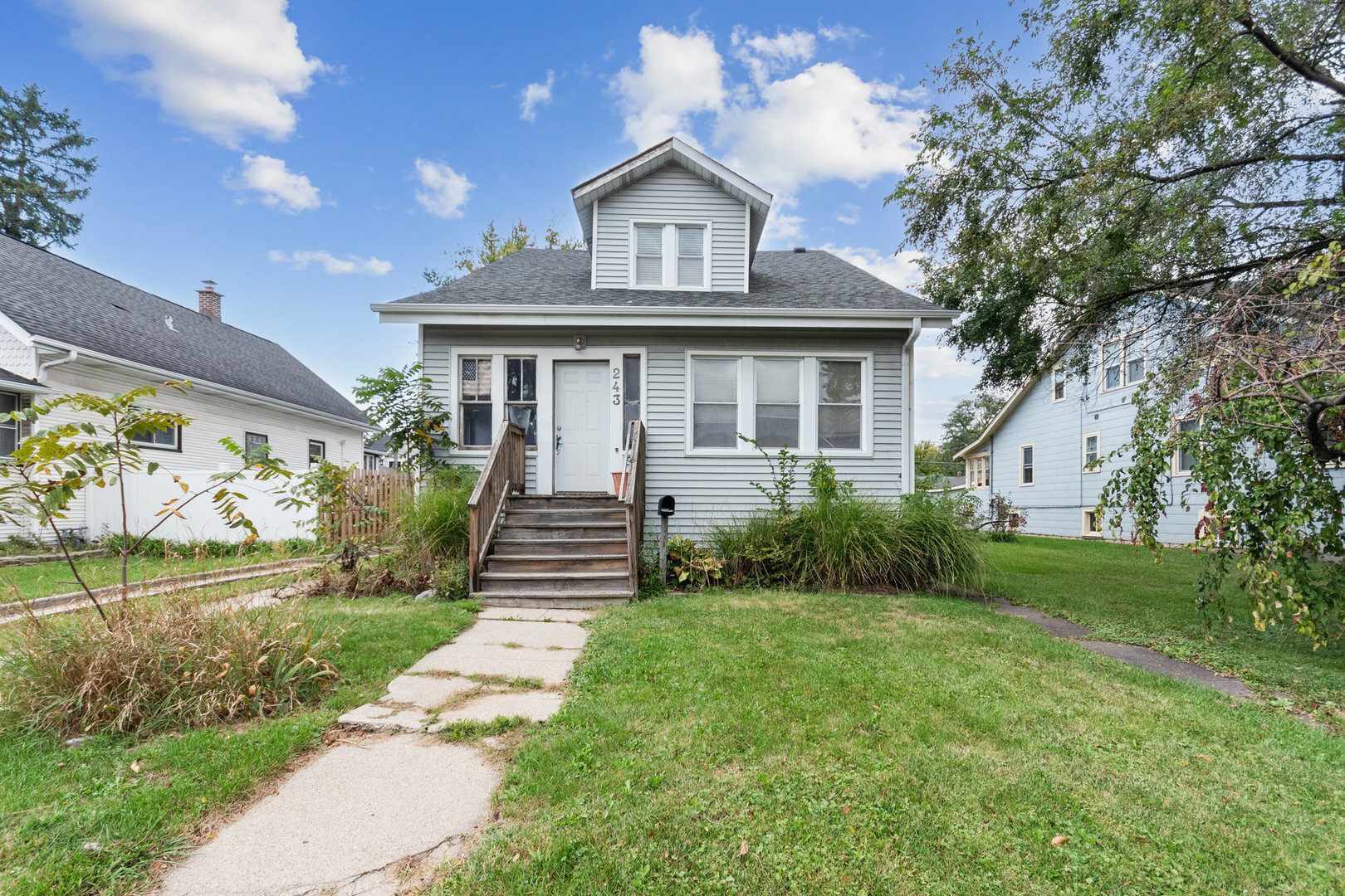 Property Photo:  243 E North Avenue  IL 60126 