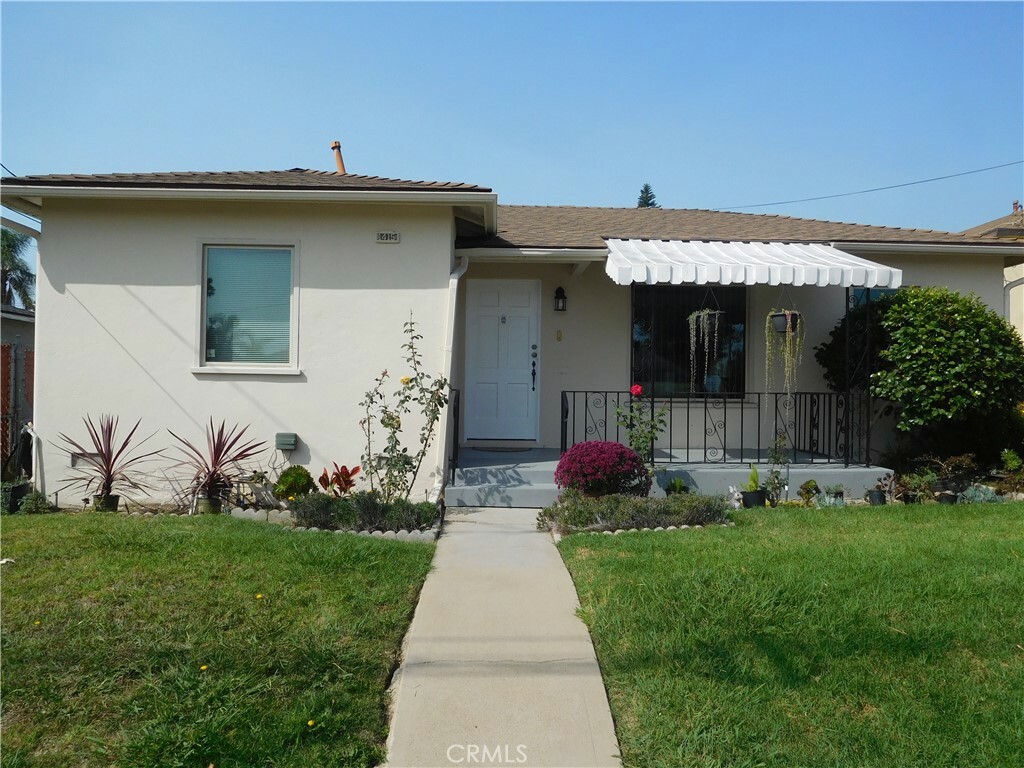 Property Photo:  1415 Ximeno Avenue  CA 90804 