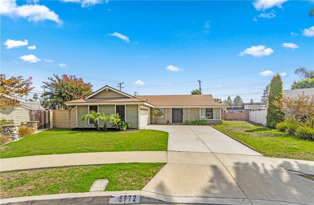 5772 Castle Drive  Huntington Beach CA 92649 photo