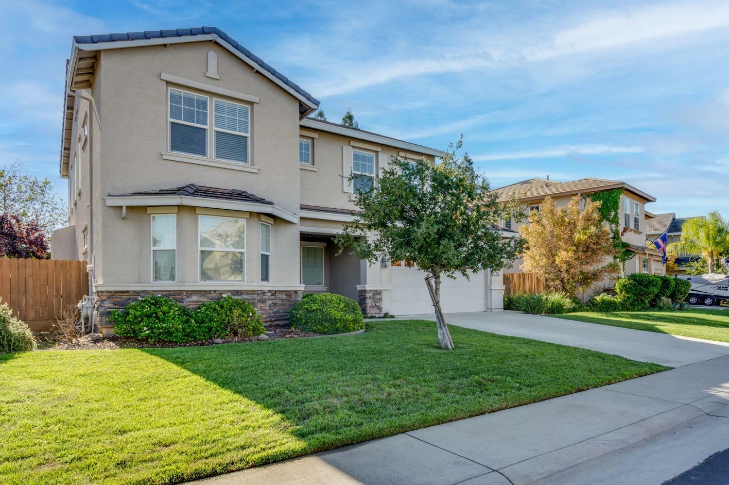 Property Photo:  2304 Petruchio Way  CA 95661 