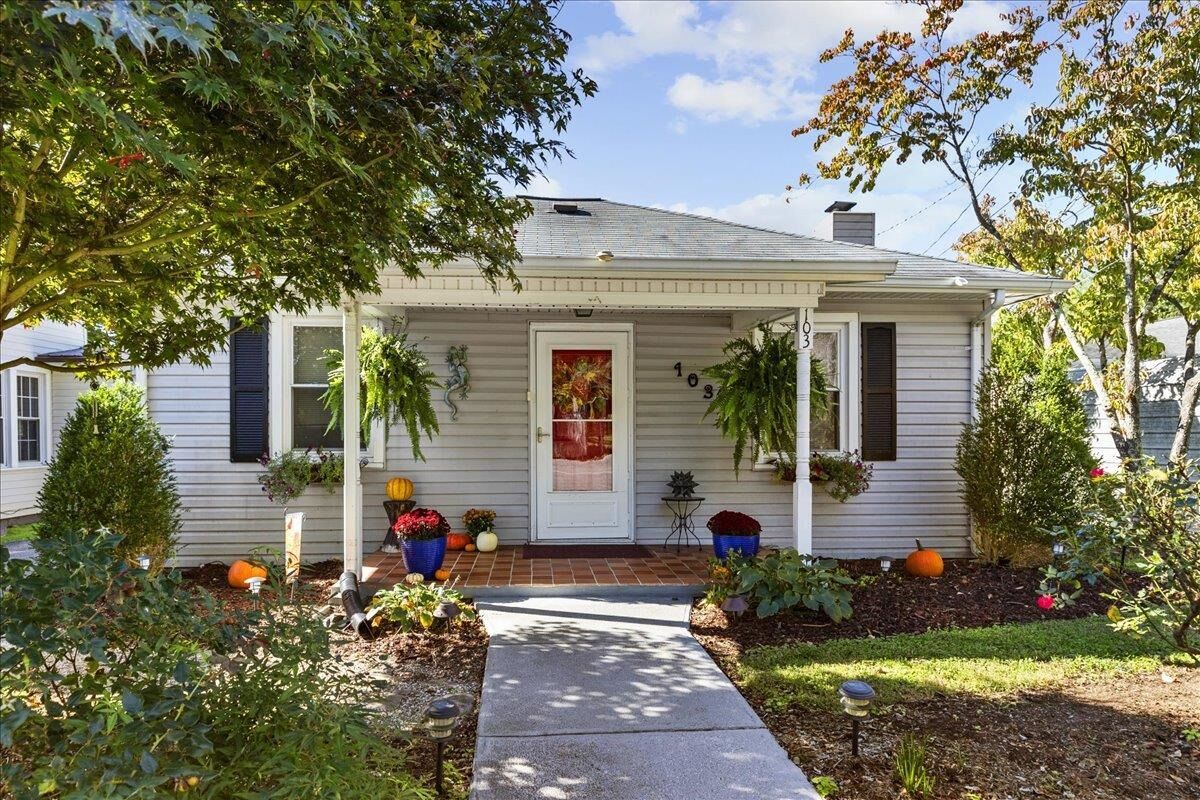 Property Photo:  103 Snidow Street  VA 24136 