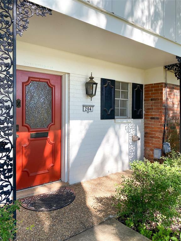 Property Photo:  204 Deville Place  LA 71115 