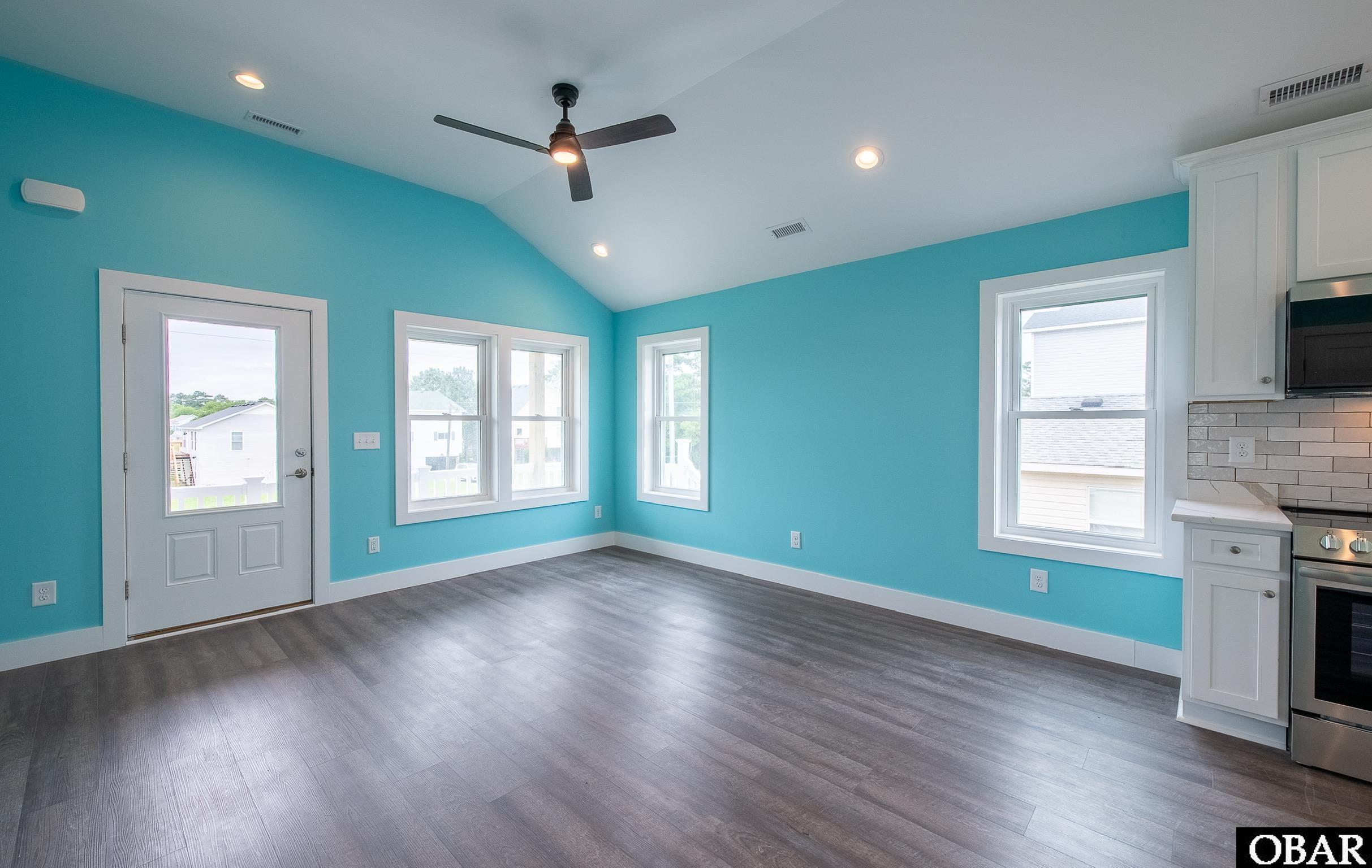 Property Photo: 445 Harbour View Drive NC 27948