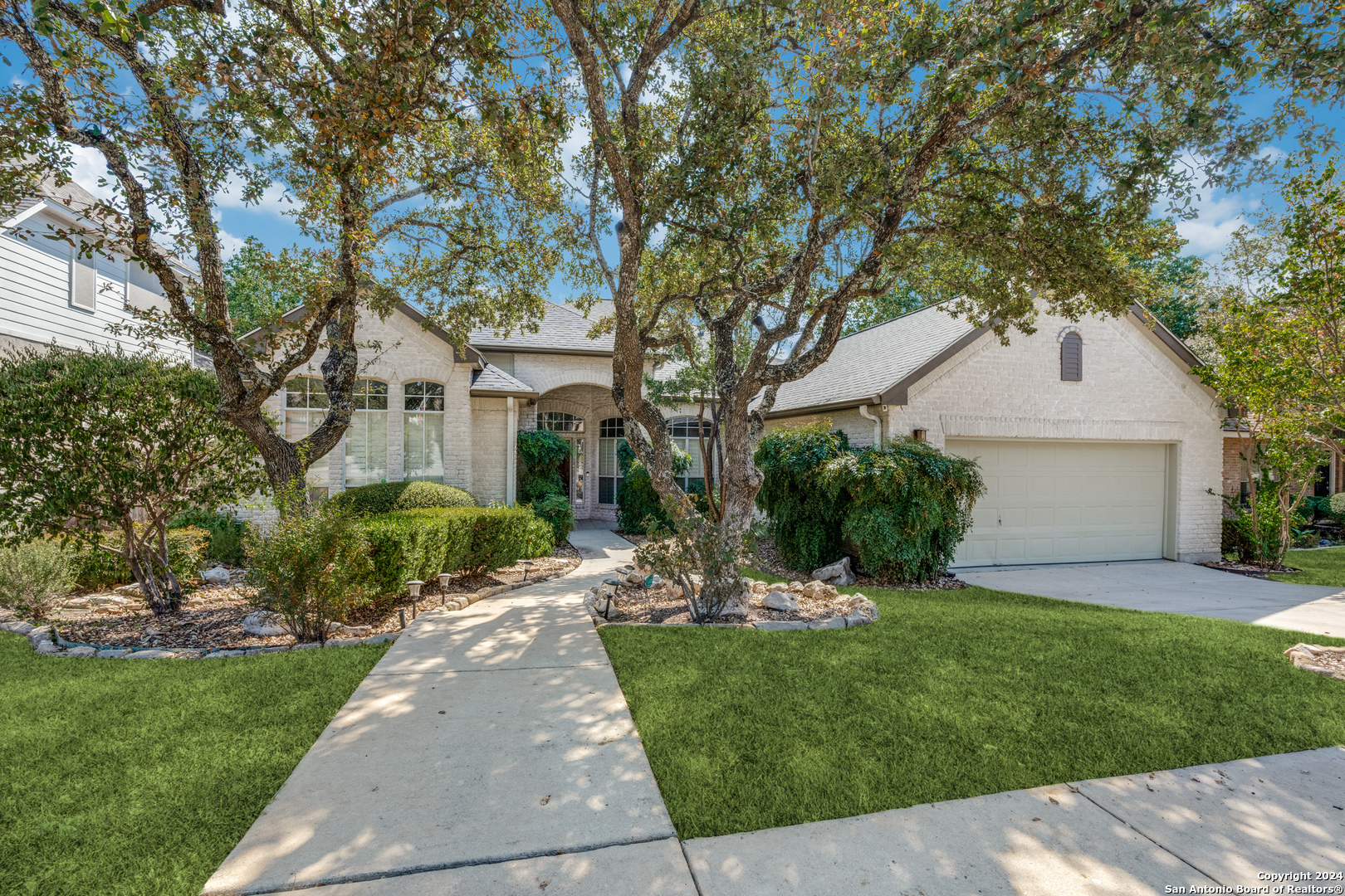 Property Photo: 1702 Sandringham TX 78258