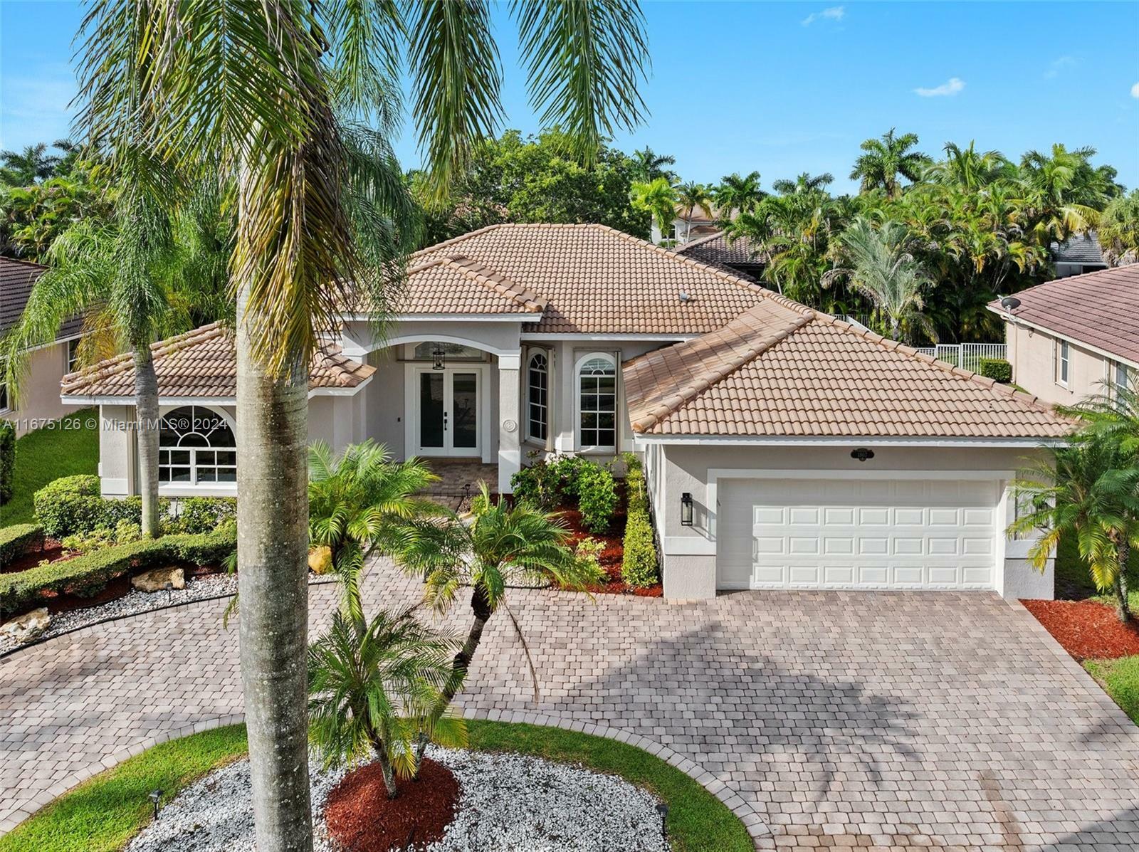 Property Photo:  1807 Victoria Pointe Cir  FL 33327 