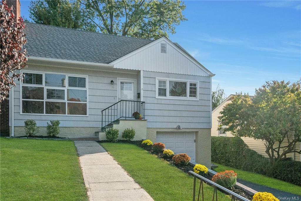 Property Photo:  73 Trenton Avenue  NY 10606 