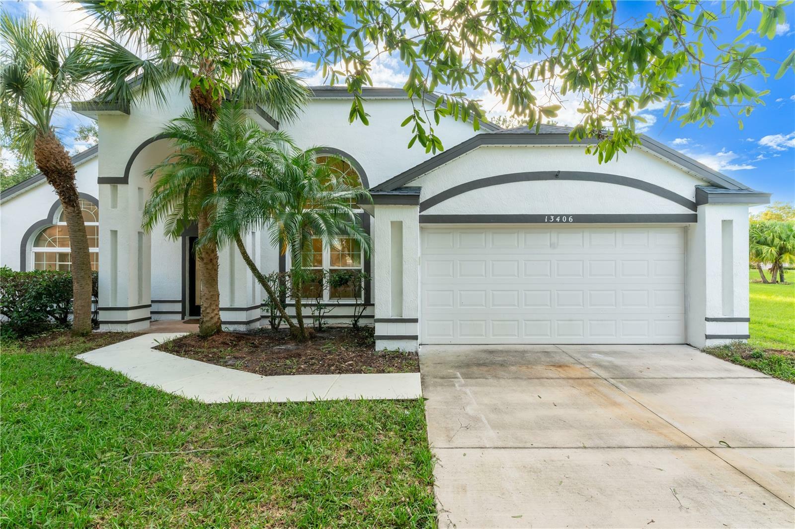 Property Photo:  13406 Splash Court  FL 32828 