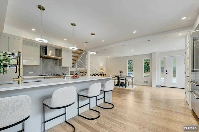 Property Photo:  165 Knickerbocker Road  NJ 07626 