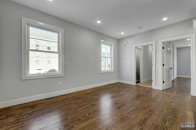 Property Photo:  48 Tuttle Street 2  NJ 07057 