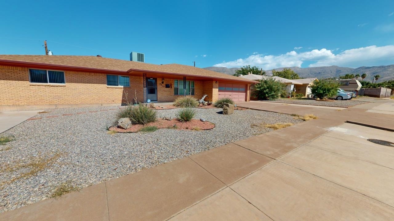 Property Photo:  2313 Eighteenth St  NM 88310 