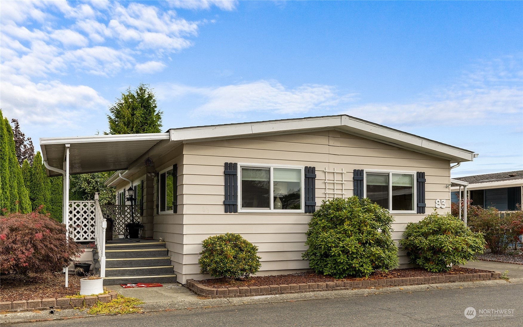 Property Photo:  1402 22nd Street NE 83  WA 98002 