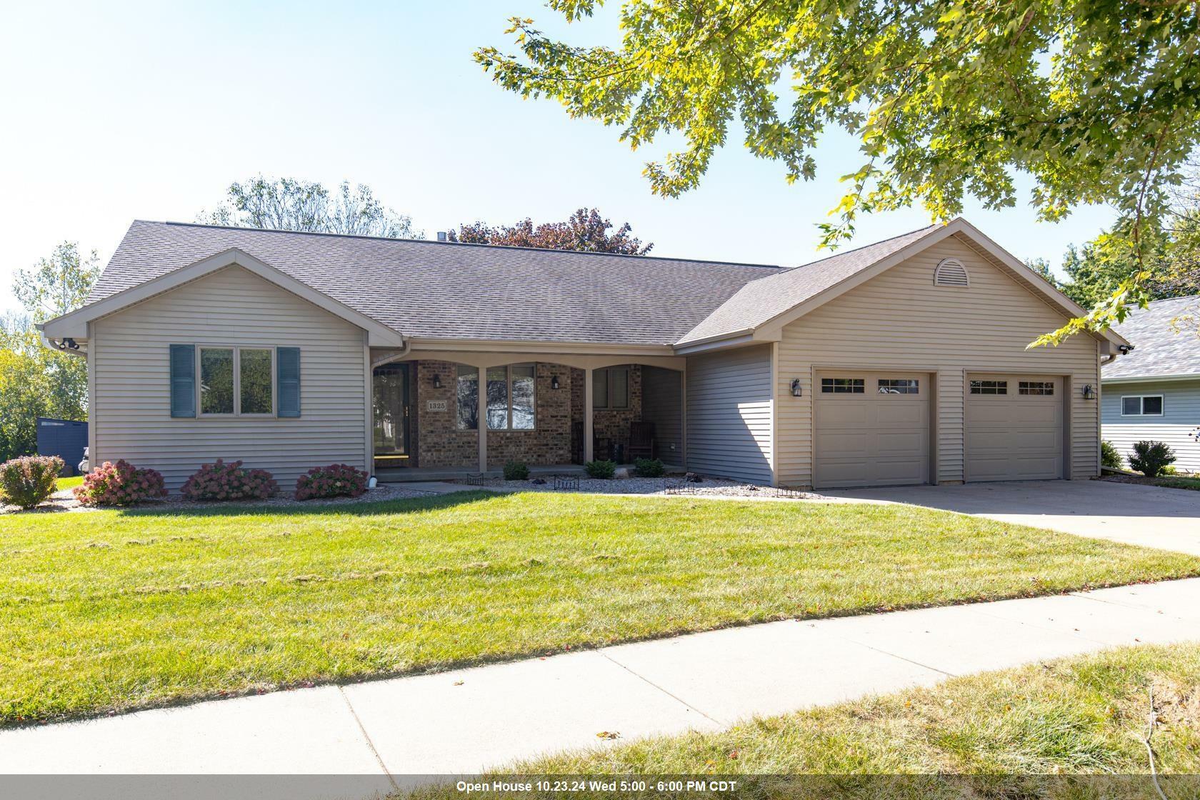 1325 E Keystone Lane  Appleton WI 54913 photo