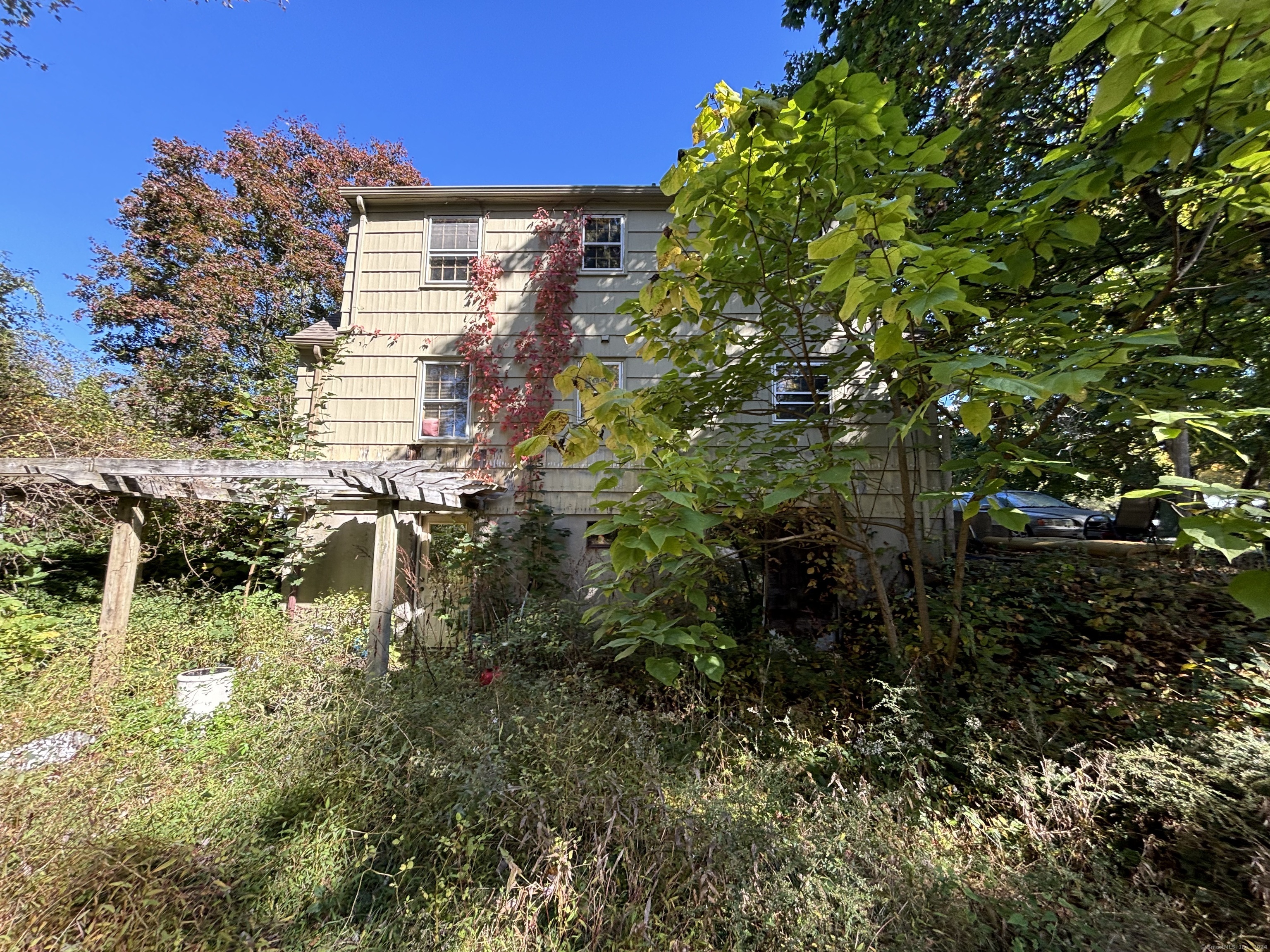 Property Photo:  27 Meadow Road  CT 06013 