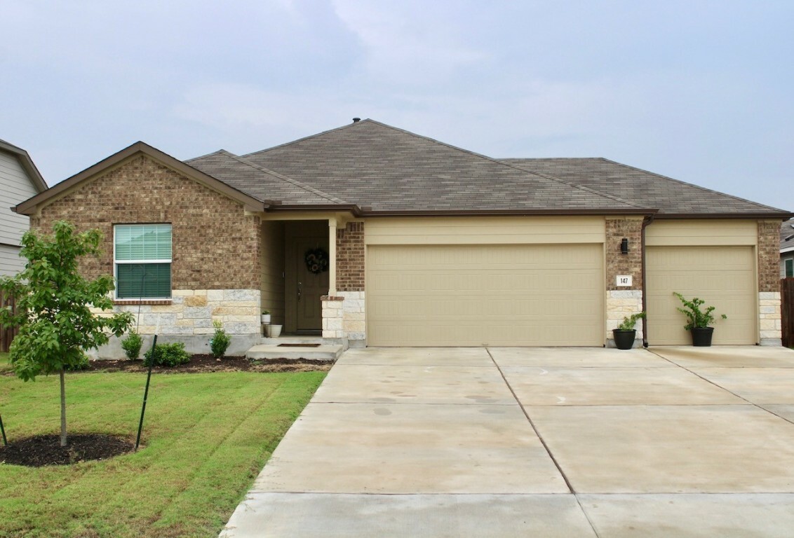 Property Photo:  147 Otter Road  TX 78640 