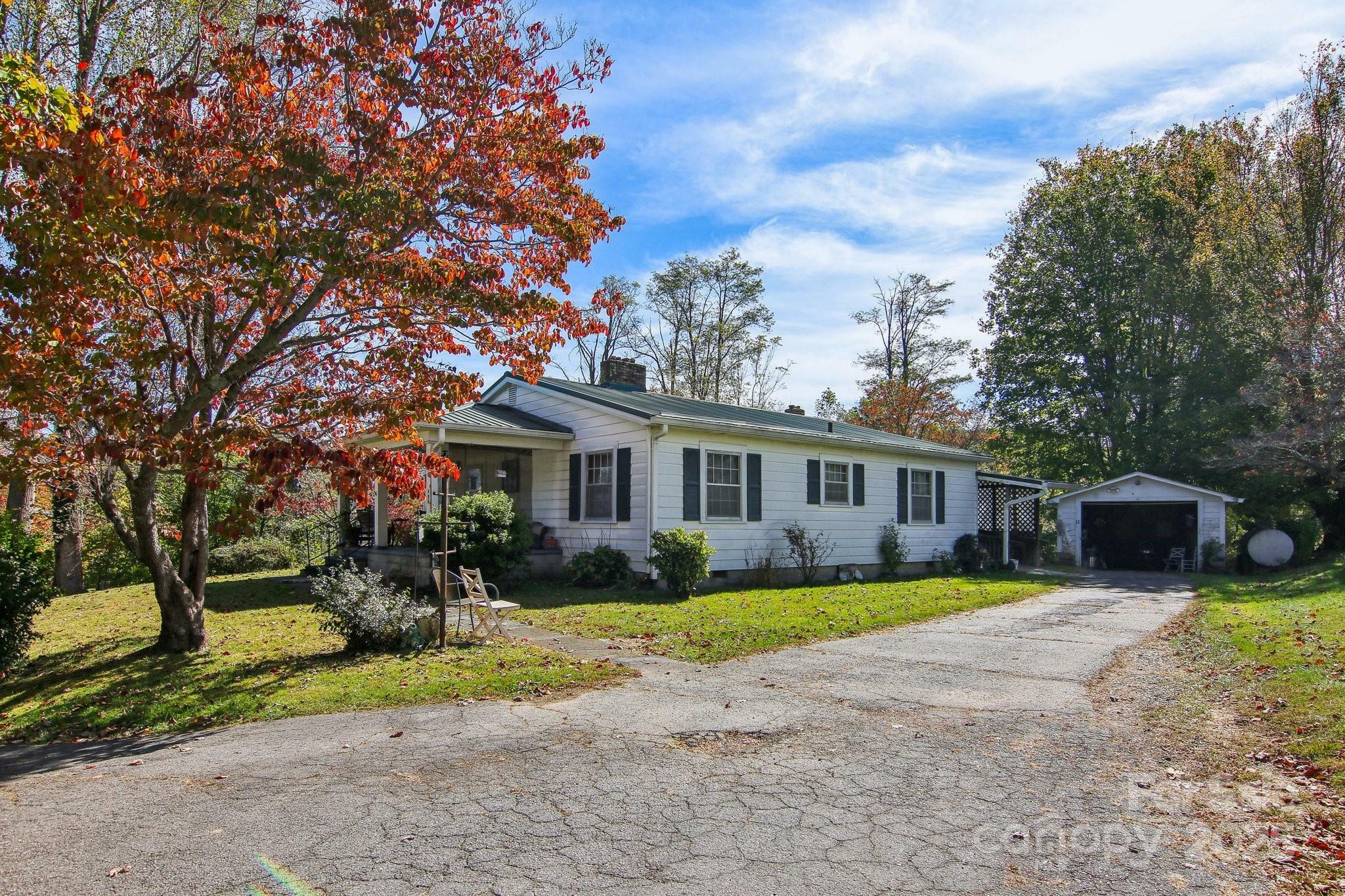 Property Photo: 396 &Amp 400 Will Hyatt Road NC 28786